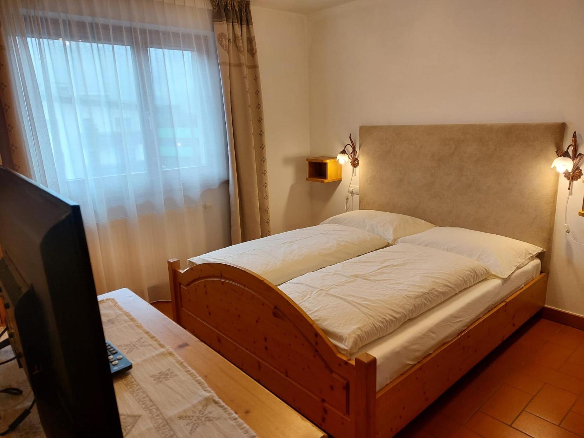 Alping Apartments Brunico Exterior photo